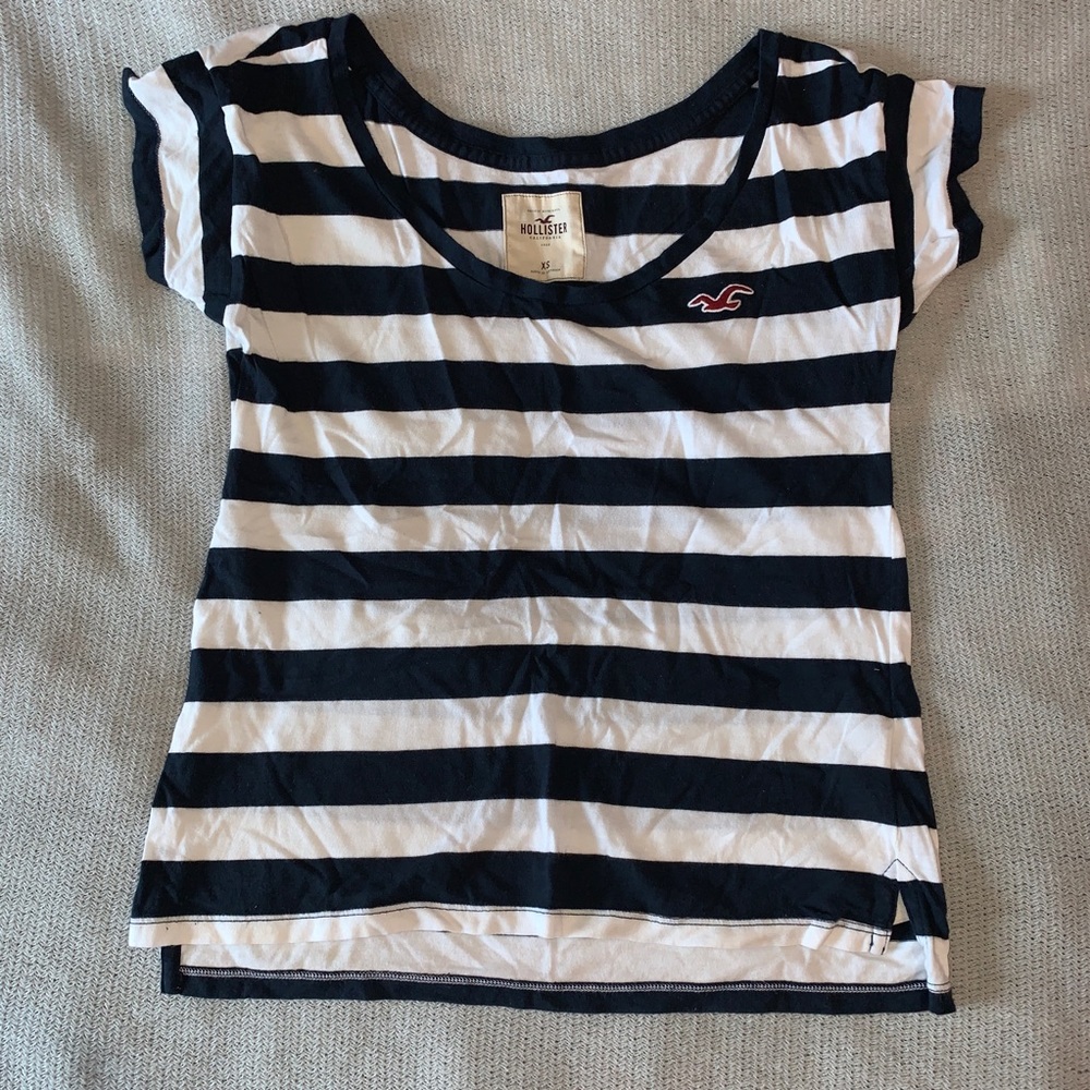 HOLLISTER STRIPPED T-SHIRT